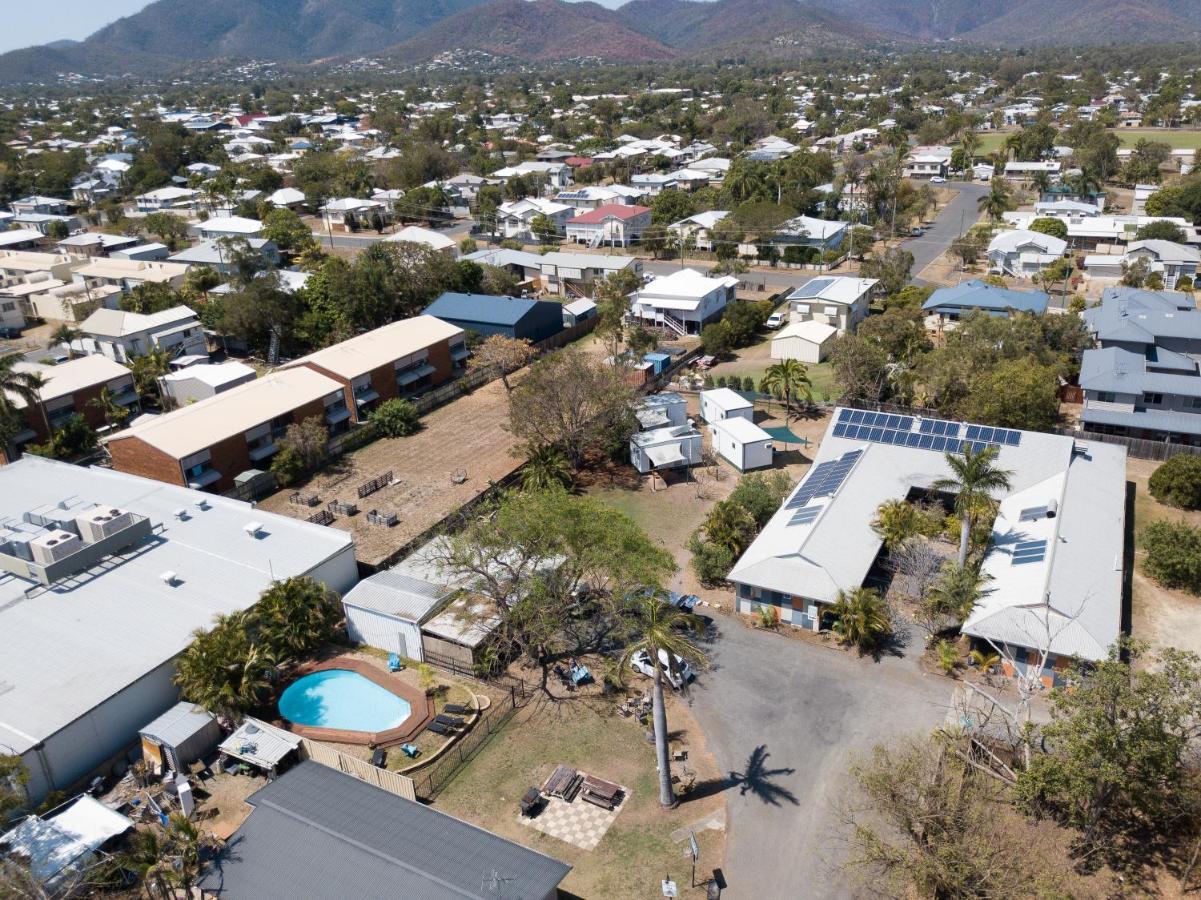 Rockhampton Backpackers Hostel Bagian luar foto