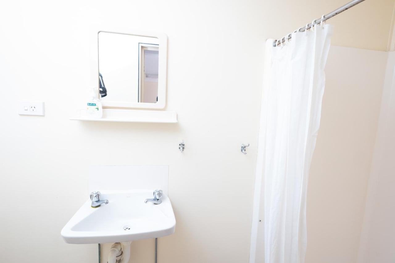 Rockhampton Backpackers Hostel Bagian luar foto