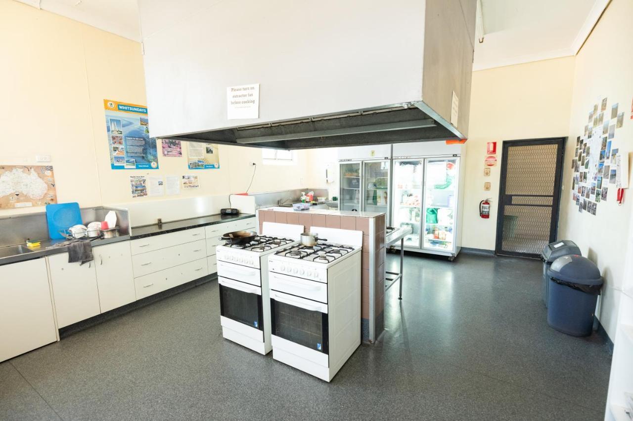 Rockhampton Backpackers Hostel Bagian luar foto