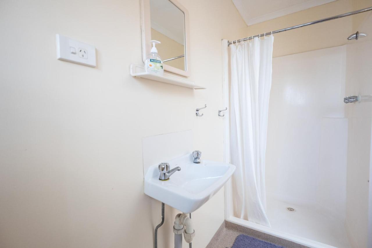 Rockhampton Backpackers Hostel Bagian luar foto